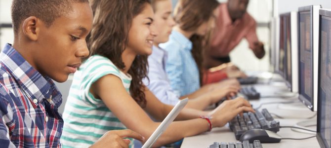 How Online Courses Help Students To Learn About Politics and Become More Socially Active?